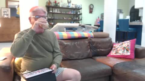 Snapshot of lasivobruno69 chatting on 02/12/25, 04:23 LasivoBruno69 online show from 02/12/25, 04:23