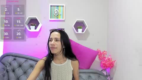 Tania  online show from 04/25/26, 06:38