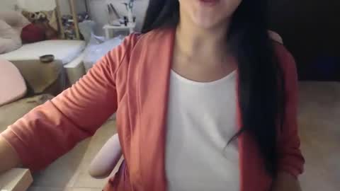 Snapshot of lasolitaauri chatting on 02/11/25, 02:24 Auri online show from 02/11/25, 02:24