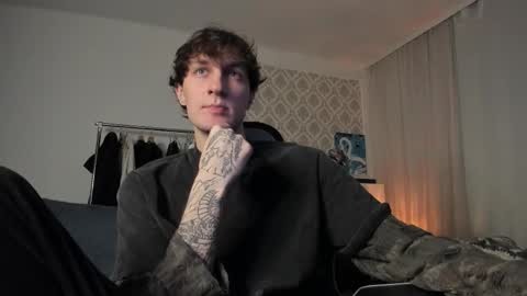 Snapshot of lastnight4you chatting on 09/13/25, 12:10 acie online show from 09/13/25, 12:10