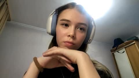 Snapshot of lateshastarnaud chatting on 03/25/26, 10:32 Linet online show from 03/25/26, 10:32