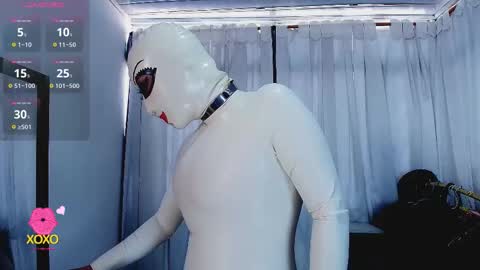 Snapshot of latex_rose_daniels chatting on 03/26/26, 02:00 ROSE online show from 03/26/26, 02:00
