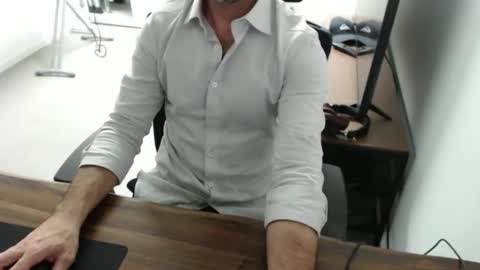 latexdave84 online show from 10/15/25, 10:48