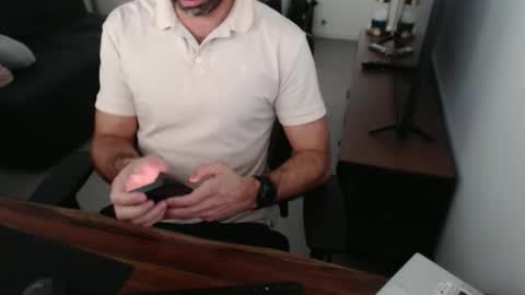 latexdave84 online show from 11/11/25, 07:30