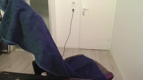 Snapshot of latexfan1984 chatting on 01/11/25, 05:07 Rubber and Latex online show from 01/11/25, 05:07