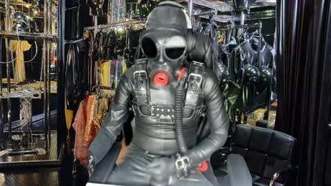 Snapshot of latexlover202 chatting on 04/01/26, 09:56 latexlover202 online show from 04/01/26, 09:56