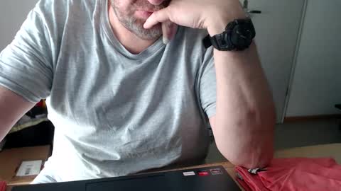 Snapshot of latexloverch71 chatting on 04/06/26, 12:39 Andreas Latexlover online show from 04/06/26, 12:39