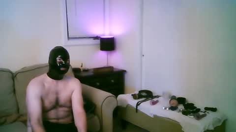 Snapshot of latexminheadroom chatting on 01/19/26, 06:28 latexminheadroom online show from 01/19/26, 06:28