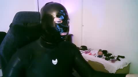 Snapshot of latexminheadroom chatting on 03/03/26, 05:57 latexminheadroom online show from 03/03/26, 05:57