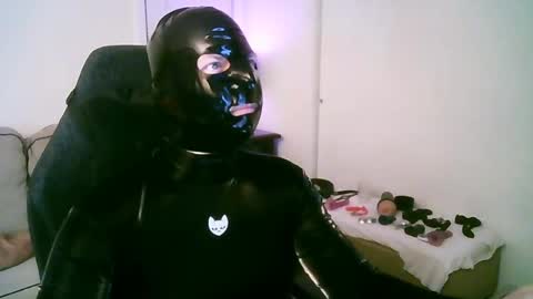 latexminheadroom online show from 05/09/26, 01:44
