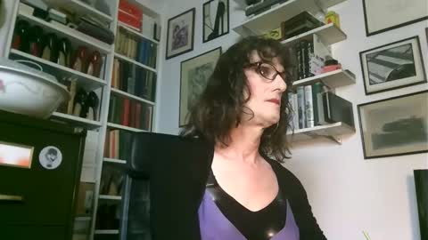 Snapshot of latextg chatting on 01/24/25, 06:04 LatexTG online show from 01/24/25, 06:04