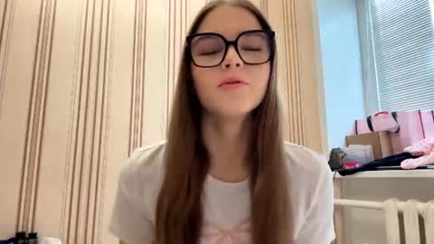 Snapshot of latiapetosa chatting on 06/21/26, 01:13 Mia online show from 06/21/26, 01:13