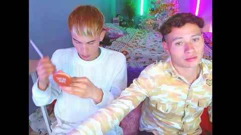 Snapshot of latin_boysxxx_ chatting on 12/17/25, 04:02 latin_boysxxx_ online show from 12/17/25, 04:02