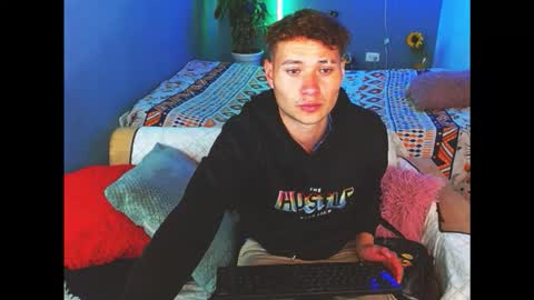 Snapshot of latin_boysxxx_ chatting on 01/12/26, 01:33 latin_boysxxx_ online show from 01/12/26, 01:33