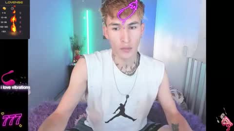 Snapshot of latin_boysxxx_ chatting on 03/16/26, 01:11 latin_boysxxx_ online show from 03/16/26, 01:11