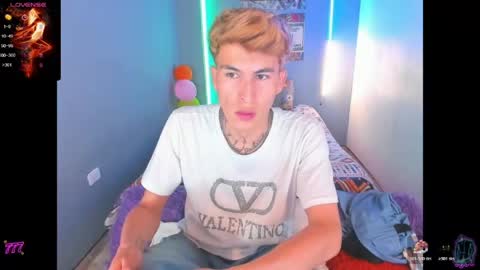 Snapshot of latin_boysxxx_ chatting on 05/12/26, 03:25 latin_boysxxx_ online show from 05/12/26, 03:25