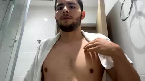 Snapshot of latin_edge chatting on 03/11/25, 02:40 Latin edge online show from 03/11/25, 02:40