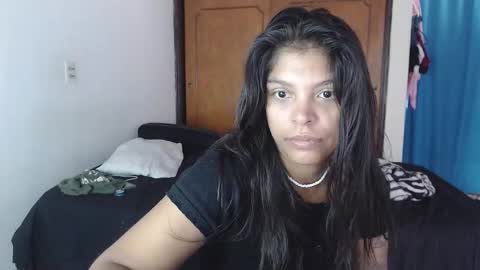 Snapshot of latin_meg chatting on 12/21/25, 04:03 M E G A N online show from 12/21/25, 04:03