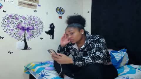 Snapshot of latin_rihanna_j chatting on 12/03/24, 01:52 karen online show from 12/03/24, 01:52