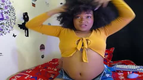 Snapshot of latin_rihanna_j chatting on 02/11/25, 04:01 karen online show from 02/11/25, 04:01