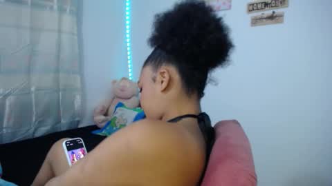 Snapshot of latin_rihanna_j chatting on 09/25/25, 05:22 karen online show from 09/25/25, 05:22