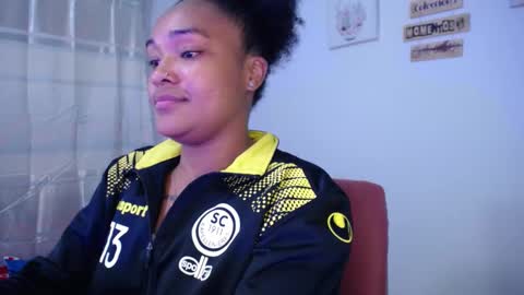 Snapshot of latin_rihanna_j chatting on 10/01/25, 03:34 karen online show from 10/01/25, 03:34