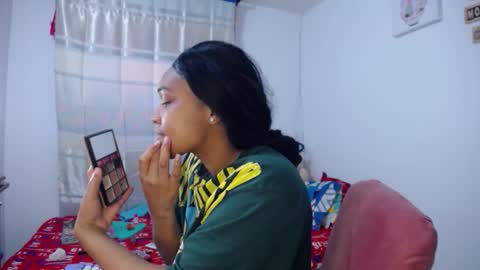 Snapshot of latin_rihanna_j chatting on 10/07/25, 10:18 karen online show from 10/07/25, 10:18