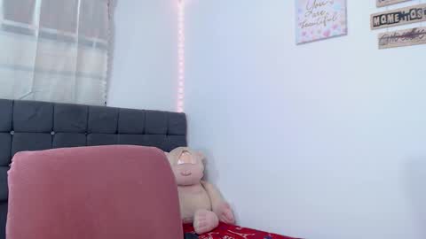 Snapshot of latin_rihanna_j chatting on 10/21/25, 03:18 karen online show from 10/21/25, 03:18