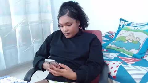 Snapshot of latin_rihanna_j chatting on 11/29/25, 01:52 karen online show from 11/29/25, 01:52