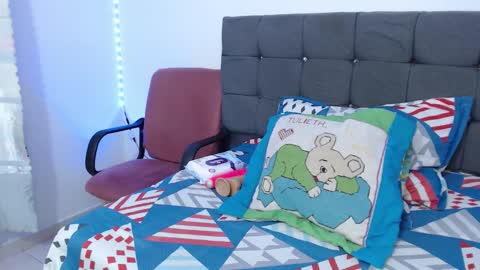 Snapshot of latin_rihanna_j chatting on 02/11/26, 11:26 karen online show from 02/11/26, 11:26