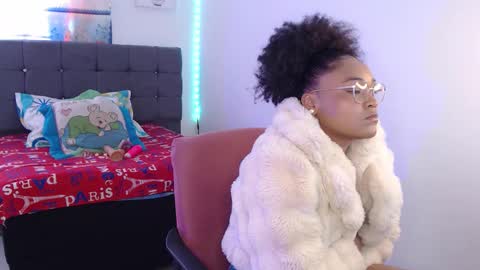 Snapshot of latin_rihanna_j chatting on 02/25/26, 01:21 karen online show from 02/25/26, 01:21