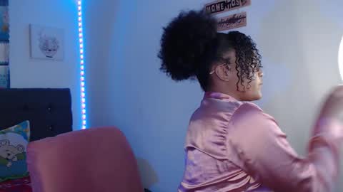 Snapshot of latin_rihanna_j chatting on 03/18/26, 02:26 karen online show from 03/18/26, 02:26