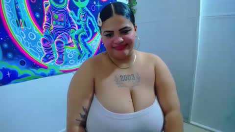 latina_bigboos12 online show from 12/17/25, 05:57