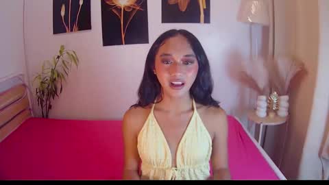 Snapshot of latina_kia chatting on 11/15/25, 10:45 latina_kia online show from 11/15/25, 10:45