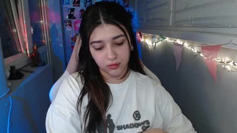 Snapshot of latina_mia chatting on 03/05/25, 05:18 miiiiiiaaaa online show from 03/05/25, 05:18