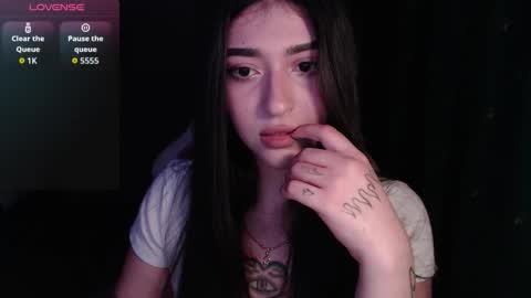 Snapshot of latina_mia chatting on 03/26/26, 05:51 miiiiiiaaaa online show from 03/26/26, 05:51