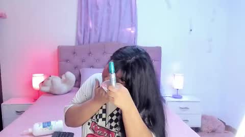 Snapshot of latinabombsheell chatting on 11/23/25, 05:46 Martina online show from 11/23/25, 05:46