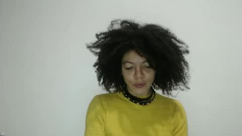 Snapshot of latinadreamy chatting on 10/19/25, 01:39 Latinacoka online show from 10/19/25, 01:39