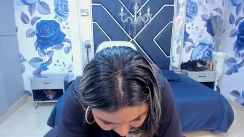 Snapshot of latinaholequeen chatting on 09/24/25, 03:04 EMMA online show from 09/24/25, 03:04