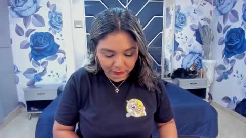 Snapshot of latinaholequeen chatting on 10/09/25, 02:26 EMMA online show from 10/09/25, 02:26