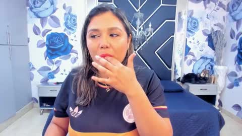 Snapshot of latinaholequeen chatting on 10/14/25, 02:51 EMMA online show from 10/14/25, 02:51