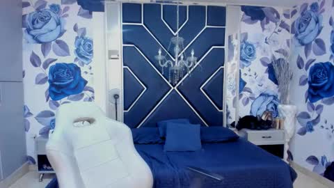 Snapshot of latinaholequeen chatting on 10/22/25, 02:50 EMMA online show from 10/22/25, 02:50