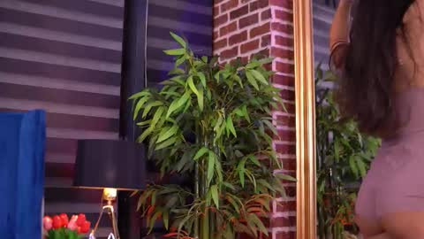 Snapshot of latinaloco chatting on 02/18/26, 06:26 Latina online show from 02/18/26, 06:26