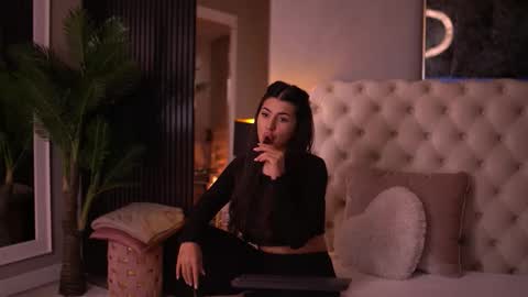 Snapshot of latinaloco chatting on 03/14/26, 05:51 Latina online show from 03/14/26, 05:51