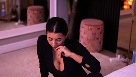 Snapshot of latinaloco chatting on 03/17/26, 06:00 Latina online show from 03/17/26, 06:00