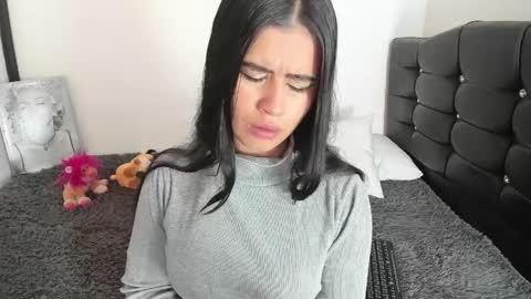 Snapshot of latinaqueen023 chatting on 03/27/26, 02:50 Luna online show from 03/27/26, 02:50