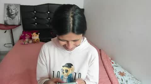Snapshot of latinaqueen023 chatting on 04/16/26, 02:29 Luna online show from 04/16/26, 02:29
