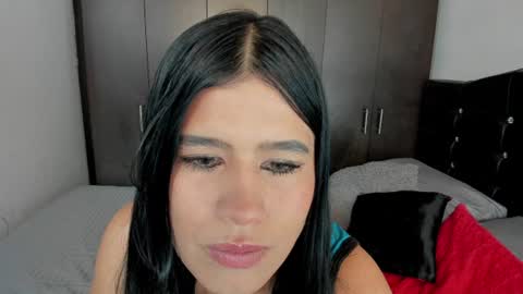 Snapshot of latinaqueen023 chatting on 06/27/26, 04:12 Luna online show from 06/27/26, 04:12