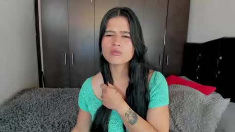 Snapshot of latinaqueen023 chatting on 06/30/26, 04:19 Luna online show from 06/30/26, 04:19