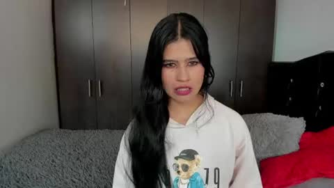 Snapshot of latinaqueen023 chatting on 07/01/26, 03:23 Luna online show from 07/01/26, 03:23